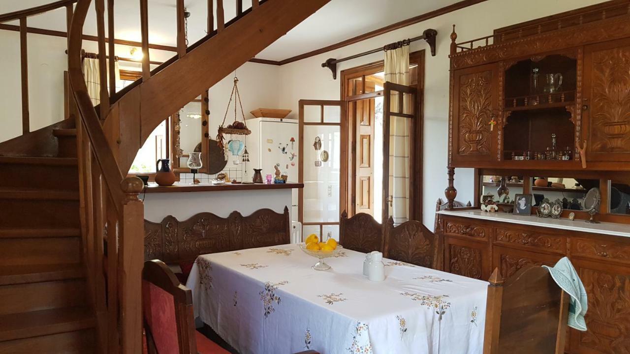 Ample Modern Country Home Nea Epidavros Esterno foto