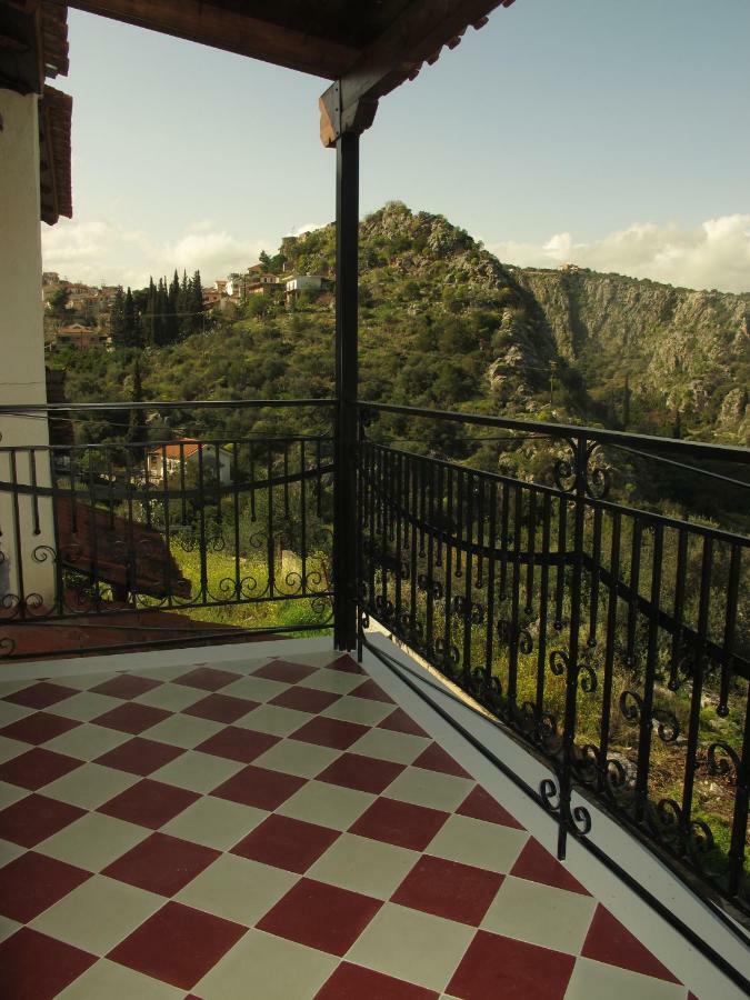 Ample Modern Country Home Nea Epidavros Esterno foto